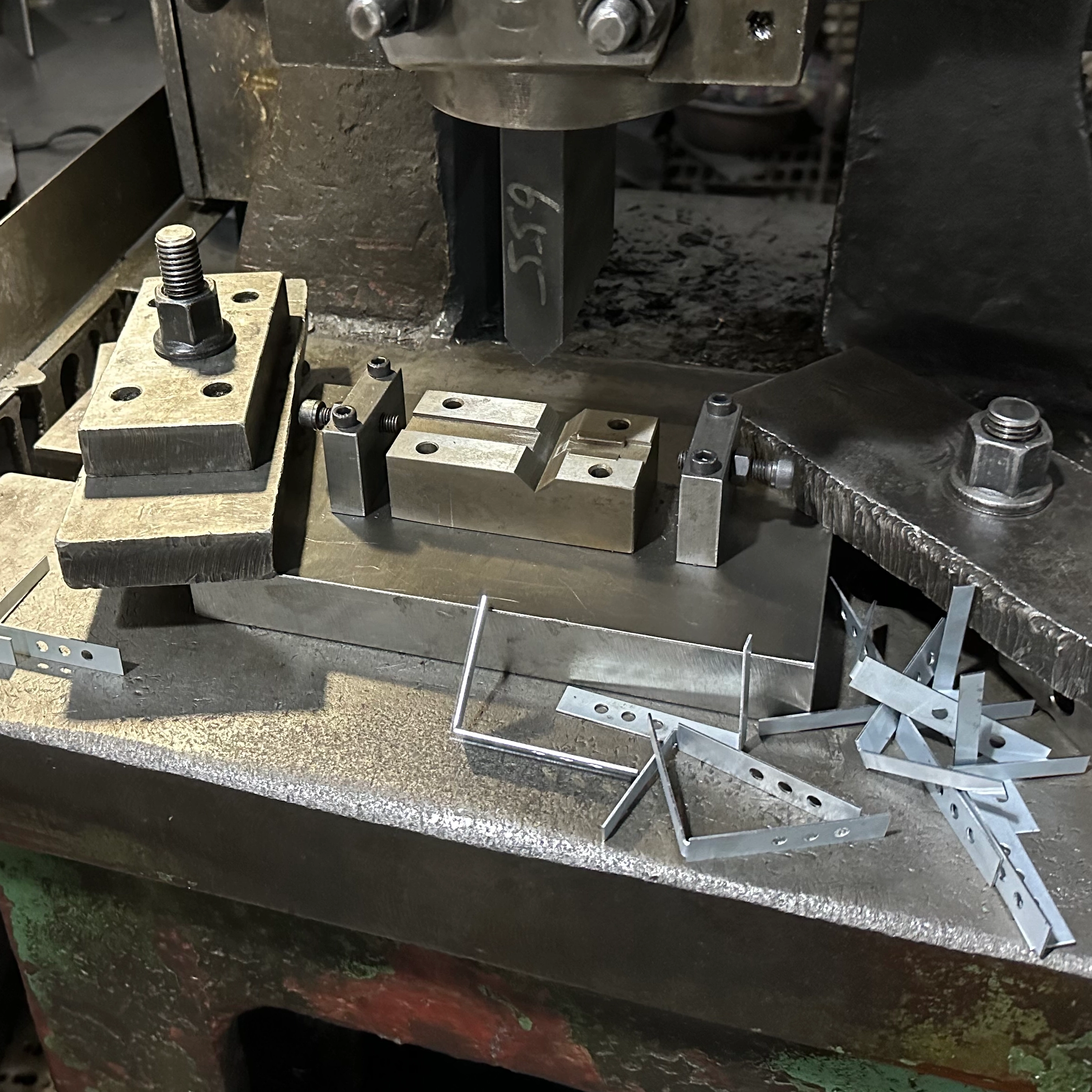 ¿Qué tamaño de tornillos para madera para bisagras de puertas?: Una guía completa