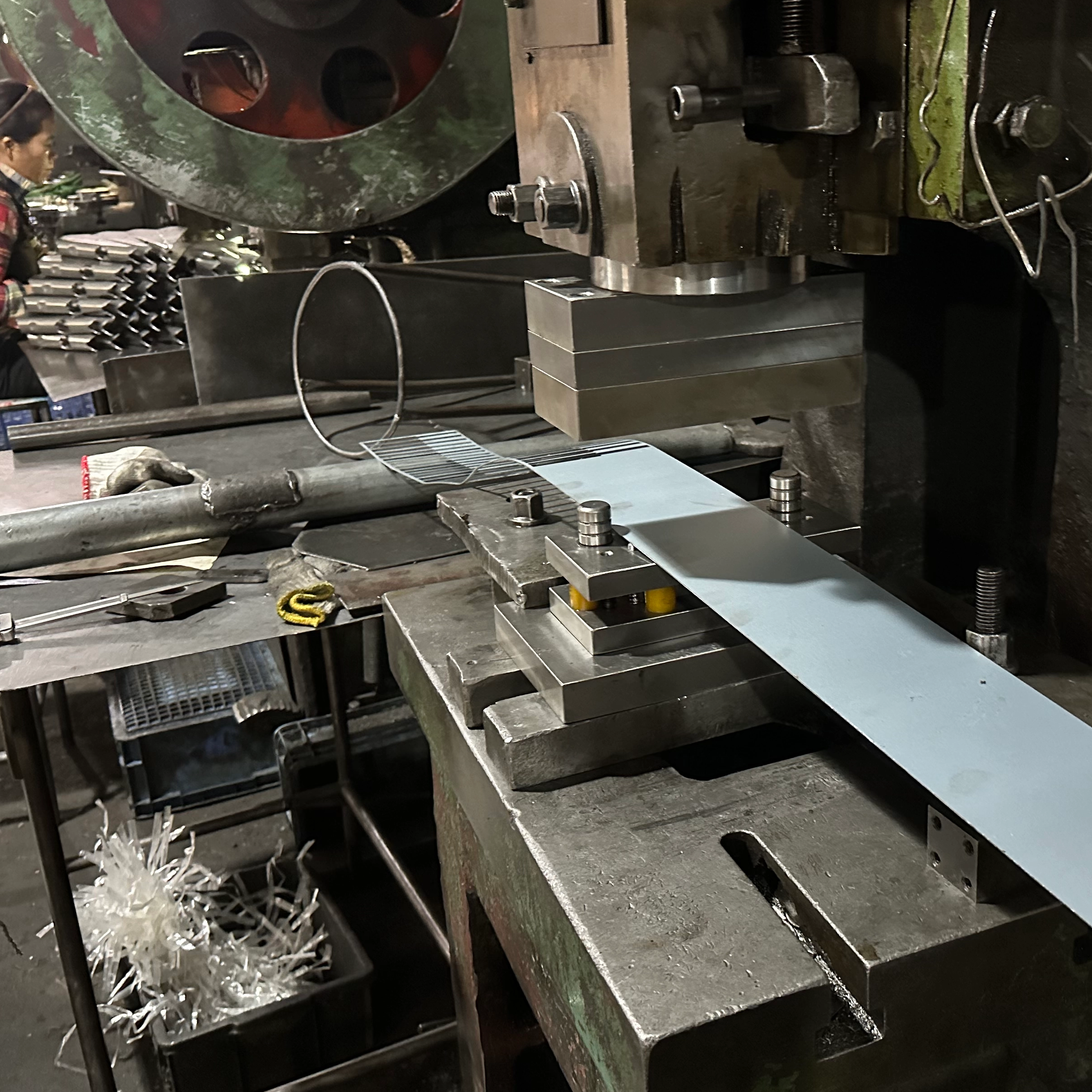 Explorando la adaptabilidad de las bisagras a tope en el diseño de puertas de madera