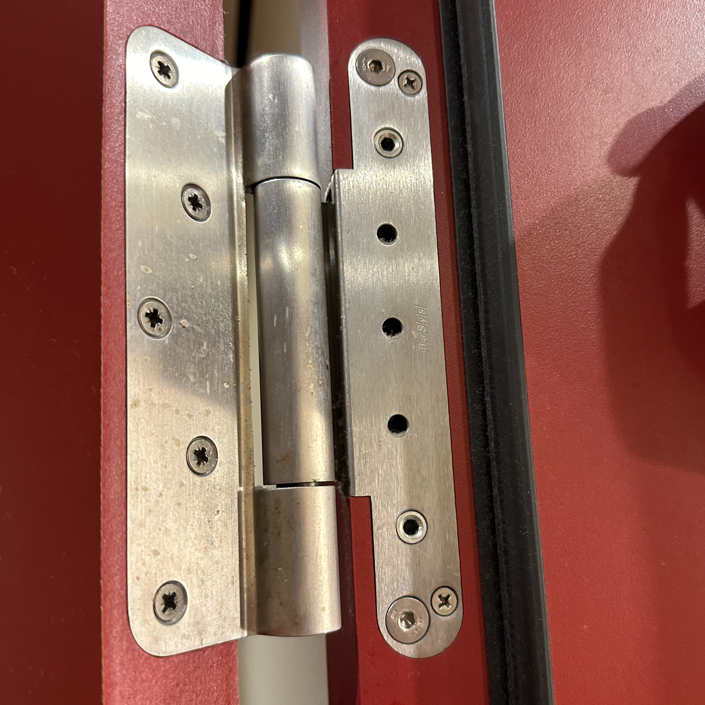 Una guía completa para instalar, eliminar y reemplazar las bisagras de las puertas