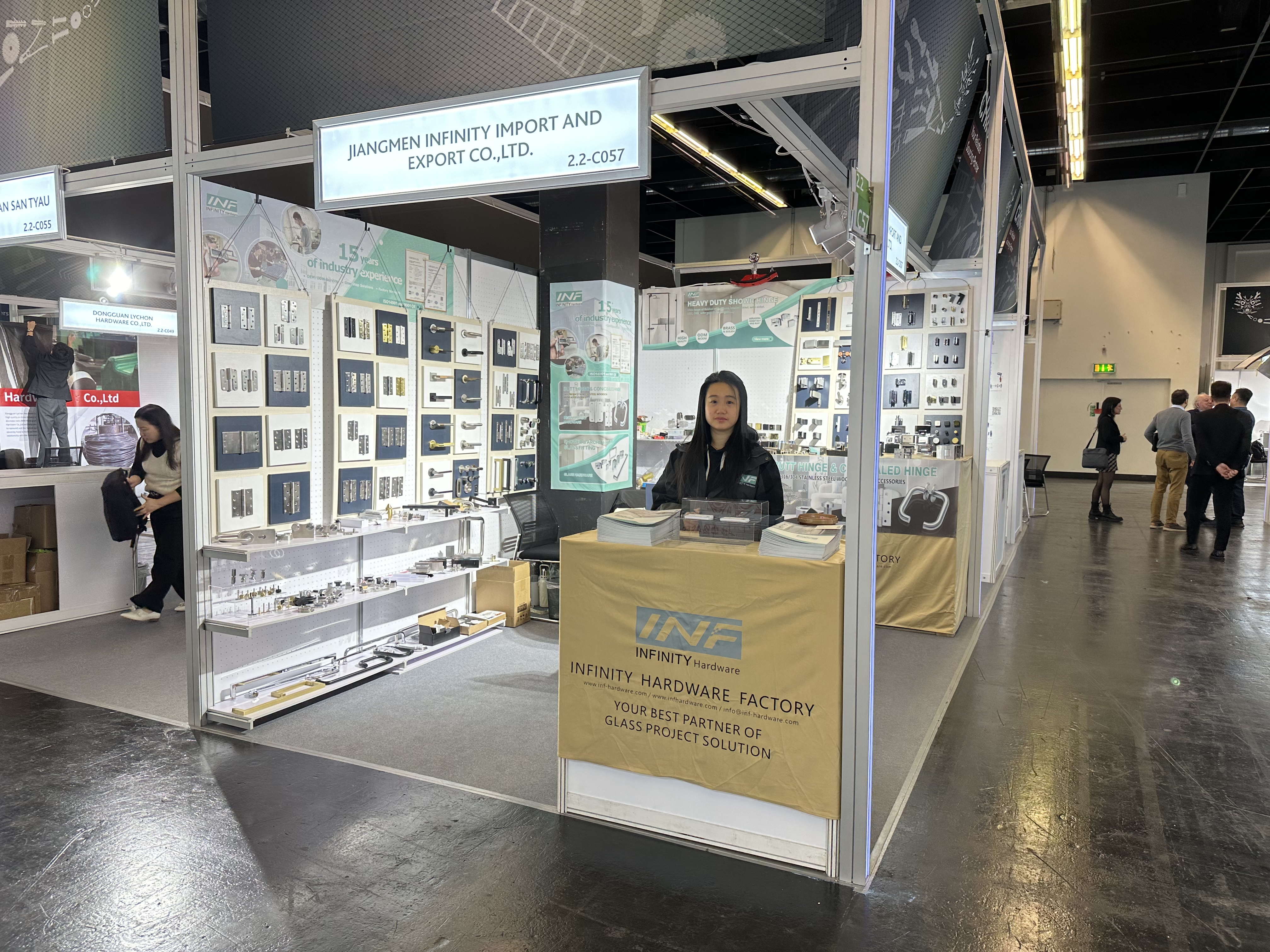 juego de manijas de palanca de puerta delantera