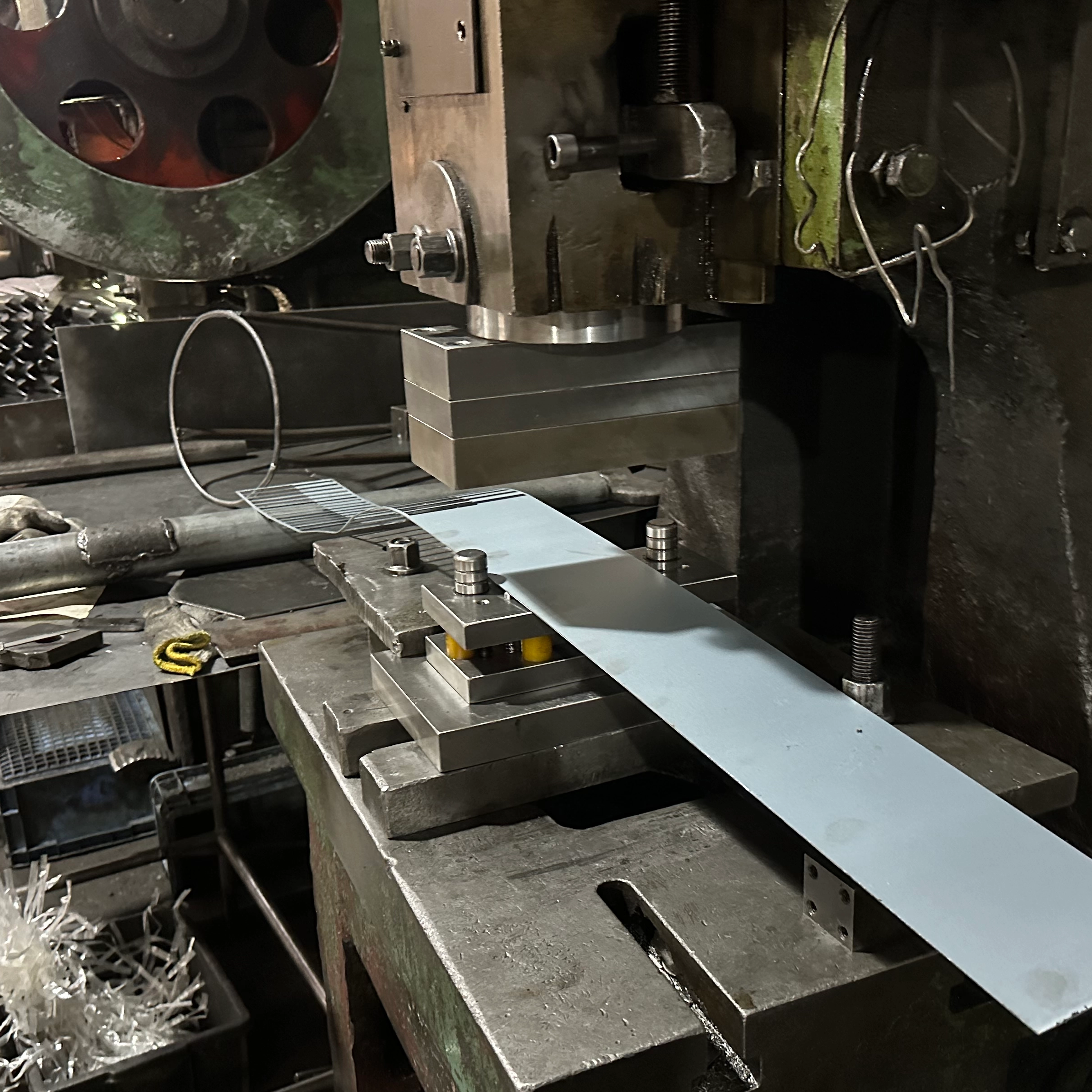 Explorando el mundo de las bisagras para puertas: una guía completa sobre bisagras con cojinetes de bolas y bisagras para puertas de madera