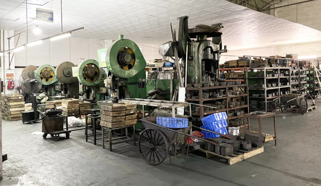 bisagra de puerta pesada