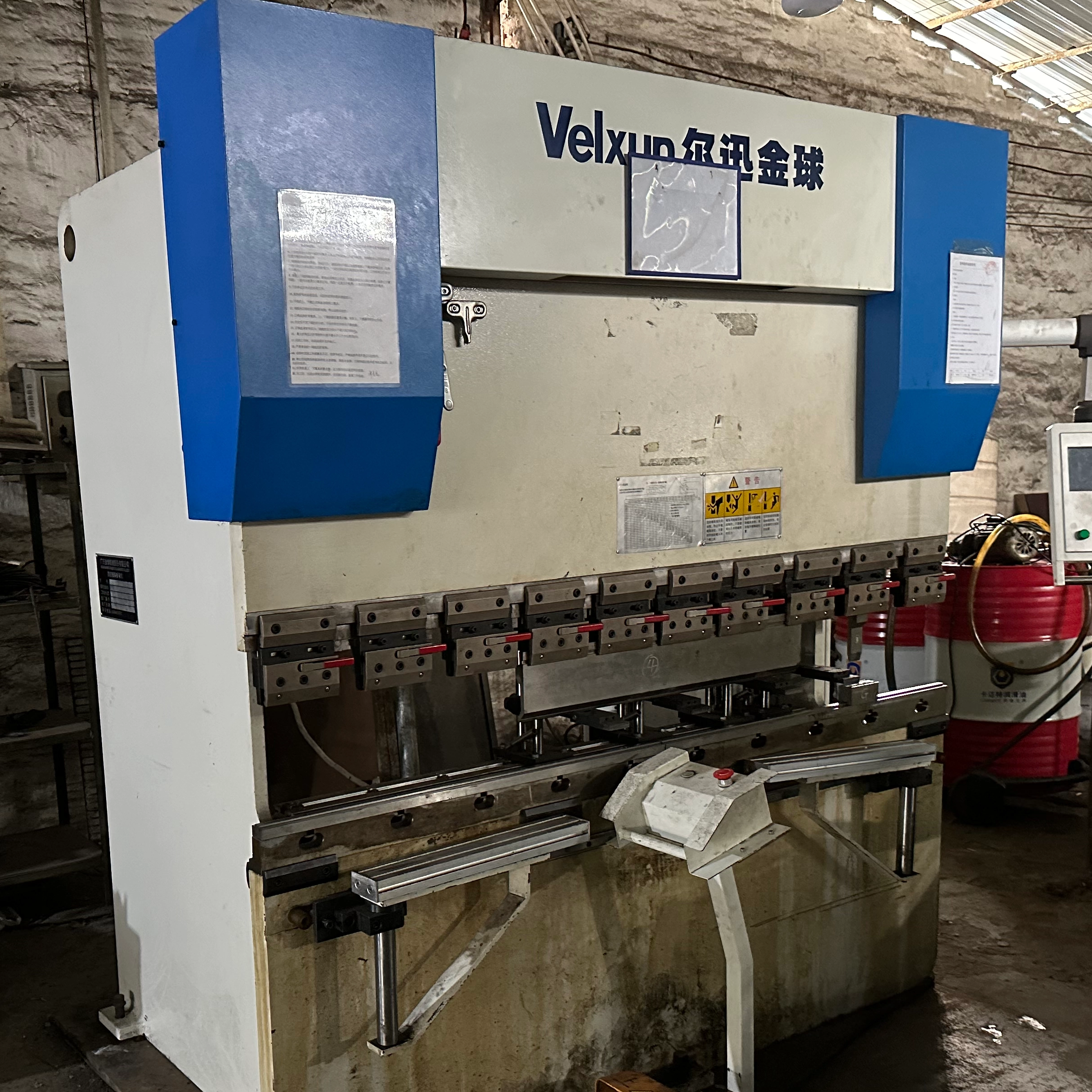 Mejora de la apariencia y la funcionalidad de las puertas: descubriendo el mundo de las bisagras de madera y las bisagras pivotantes